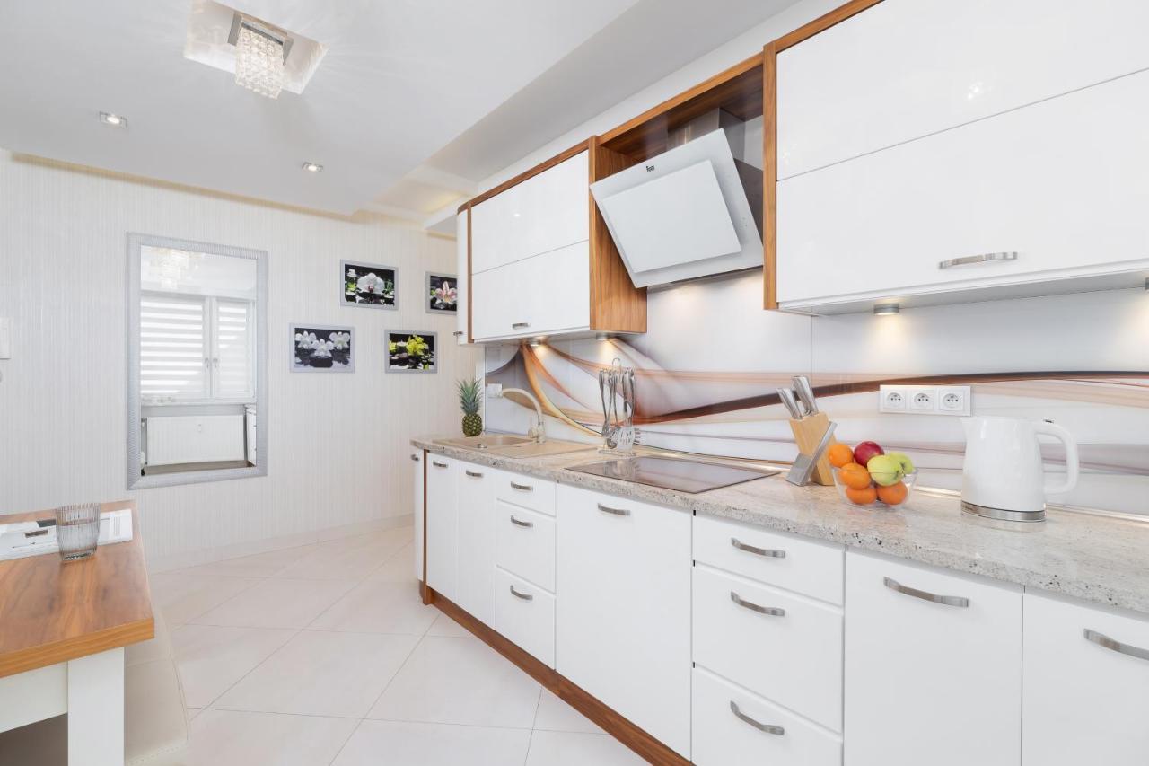 Mountain View Apartment Zborowskiego Krupowki By Noclegi Renters Zakopane Bagian luar foto