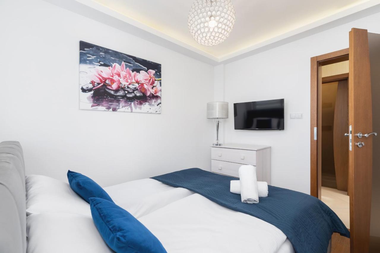 Mountain View Apartment Zborowskiego Krupowki By Noclegi Renters Zakopane Bagian luar foto