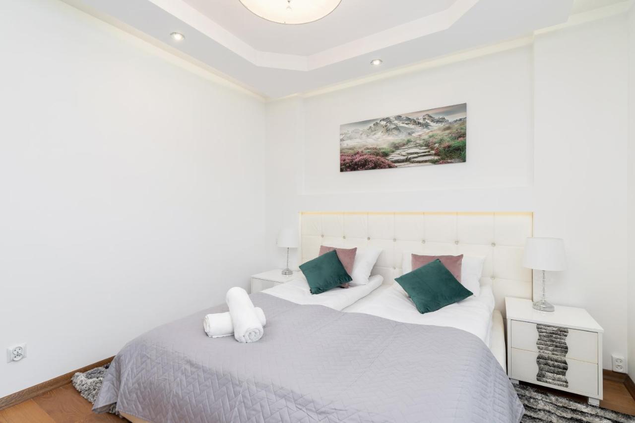Mountain View Apartment Zborowskiego Krupowki By Noclegi Renters Zakopane Bagian luar foto