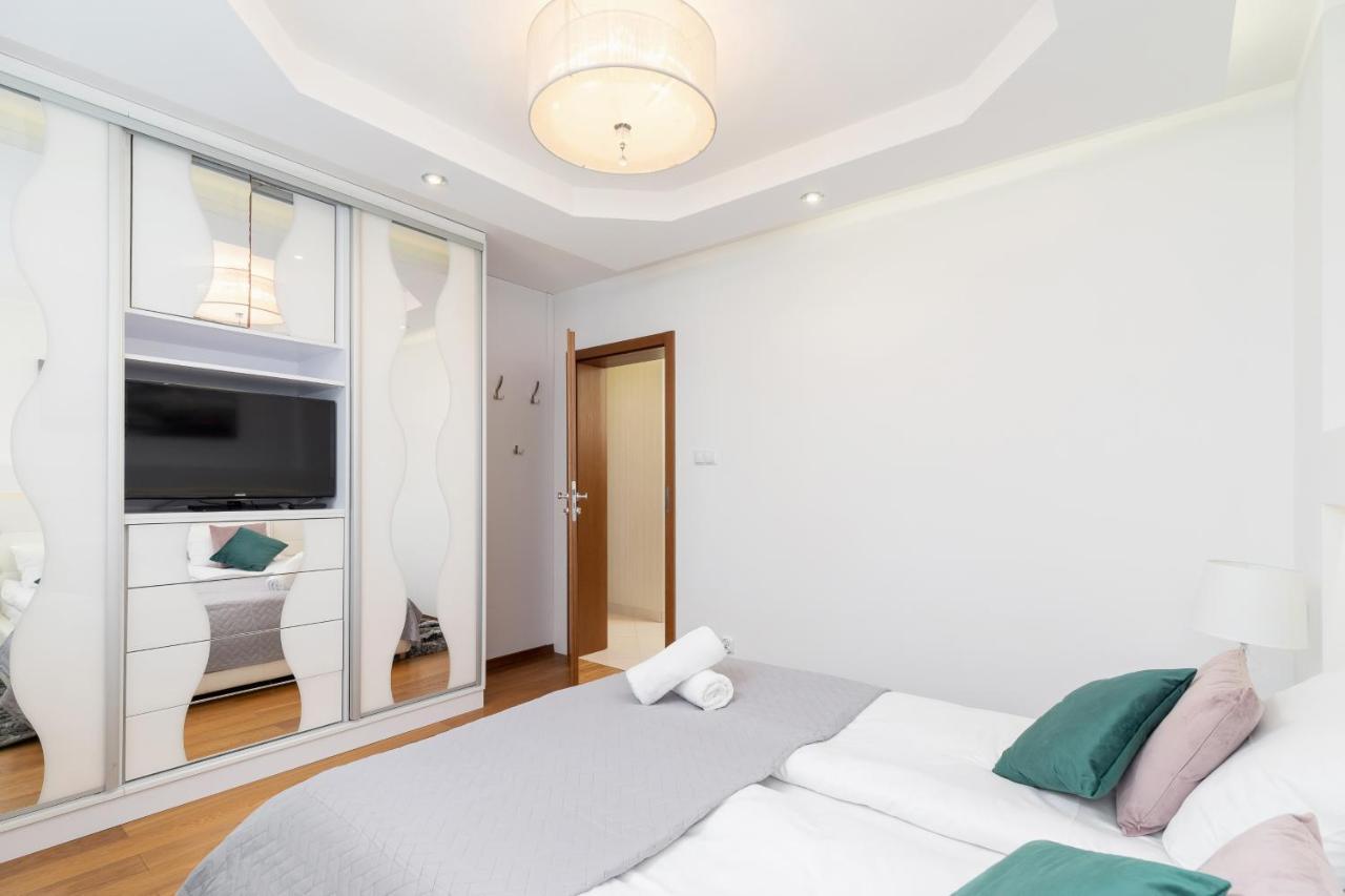 Mountain View Apartment Zborowskiego Krupowki By Noclegi Renters Zakopane Bagian luar foto