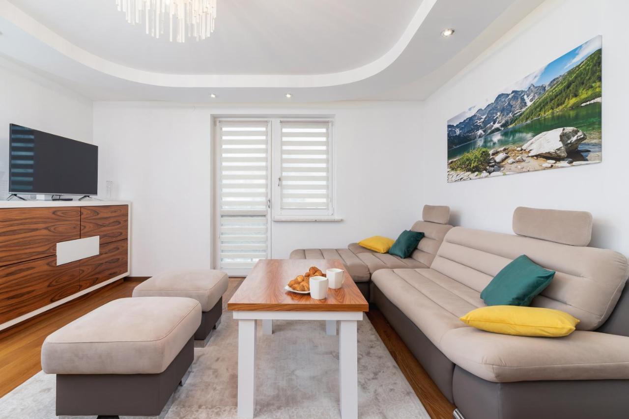 Mountain View Apartment Zborowskiego Krupowki By Noclegi Renters Zakopane Bagian luar foto